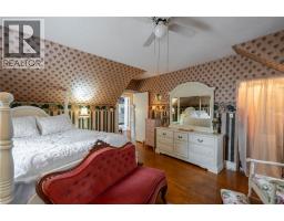 438 Emmeline STREET - 17