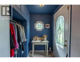 438 Emmeline STREET - 2