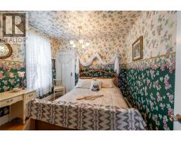 438 Emmeline STREET - 20