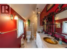 438 Emmeline STREET - 23