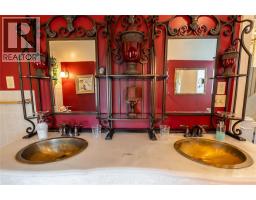 438 Emmeline STREET - 24