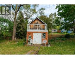 438 Emmeline STREET - 29