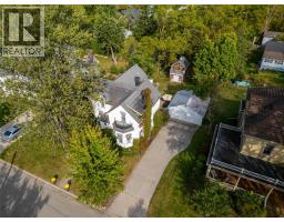 438 Emmeline STREET - 33