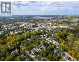 438 Emmeline STREET - 37