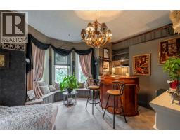 438 Emmeline STREET - 4