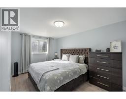 304 BRENTWOOD CRESCENT - 13