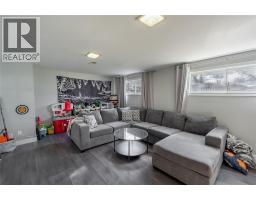 304 BRENTWOOD CRESCENT - 21