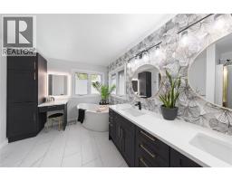 3020 MAIDSTONE CRESCENT - 34