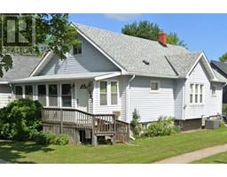 482 CONFEDERATION STREET - 4