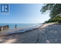 920 LAKESHORE ROAD - 13