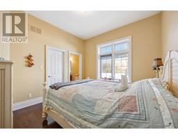 920 LAKESHORE ROAD - 30