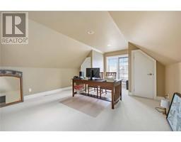 920 LAKESHORE ROAD - 38