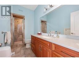 920 LAKESHORE ROAD - 41