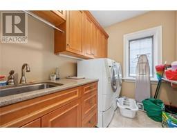 920 LAKESHORE ROAD - 46