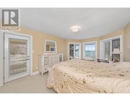 920 LAKESHORE ROAD - 49