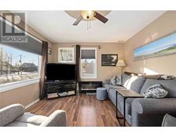 746 Talfourd STREET - 3