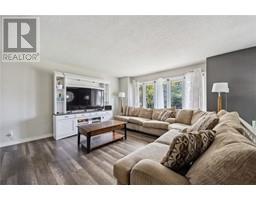526 BIRCHBANK AVENUE - 3