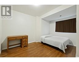 150 COLLEGE AVENUE North - 11