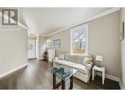 150 COLLEGE AVENUE North - 8