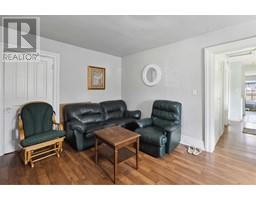 150 COLLEGE AVENUE North - 9