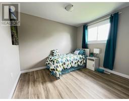 1578 COUNCILLORS STREET - 12