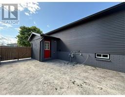 1578 COUNCILLORS STREET - 25
