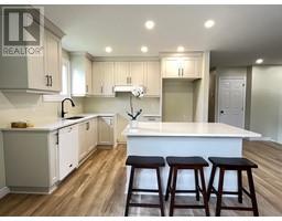 1578 COUNCILLORS STREET - 3
