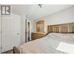 420 CONFEDERATION STREET - 12