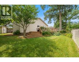 330 Willow CRESCENT - 34