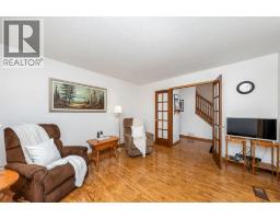 330 Willow CRESCENT - 6