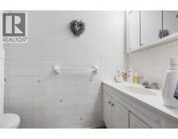 66 TWEEDSMUIR AVENUE - 23