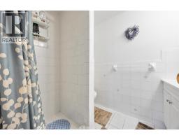 66 TWEEDSMUIR AVENUE - 24