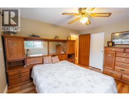 776 RETLAW DRIVE - 14