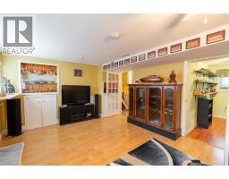 776 RETLAW DRIVE - 21