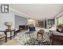 910 Charlesworth DRIVE - 11