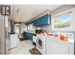 910 Charlesworth DRIVE - 14