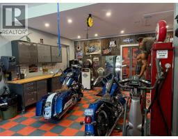 747 Broadway STREET - 41