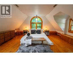 5252 EGREMONT ROAD - 20