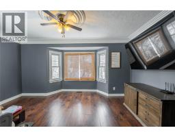 583 ONTARIO STREET - 11