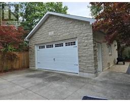 791 RETLAW DRIVE - 44