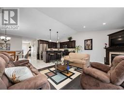 812 CARRIAGE WAY - 15