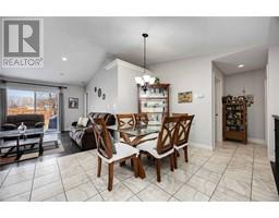 812 CARRIAGE WAY - 5