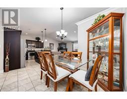 812 CARRIAGE WAY - 7