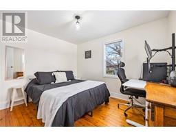 746 PHILLIP STREET West - 11