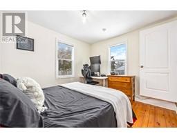 746 PHILLIP STREET West - 12