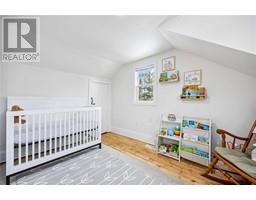 746 PHILLIP STREET West - 15