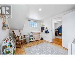 746 PHILLIP STREET West - 16