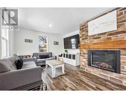 746 PHILLIP STREET West - 2