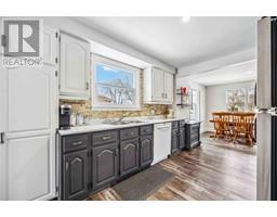 746 PHILLIP STREET West - 5
