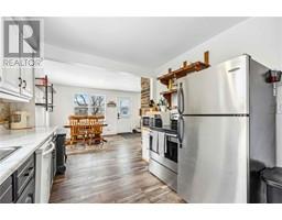 746 PHILLIP STREET West - 6